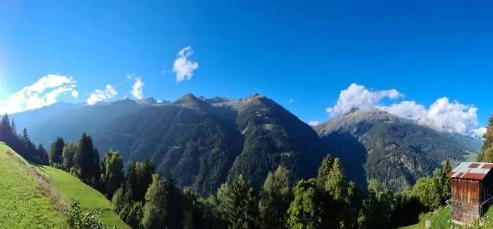 Bed & Breakfast Chesa Prema - Restaurant Disentis