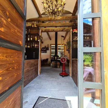 לינה וארוחת בוקר Chesa Prema - Restaurant