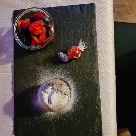 לינה וארוחת בוקר Chesa Prema - Restaurant