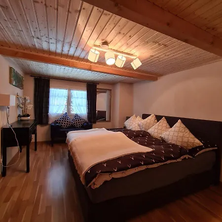 Bed and breakfast Chesa Prema - Restaurant Disentis